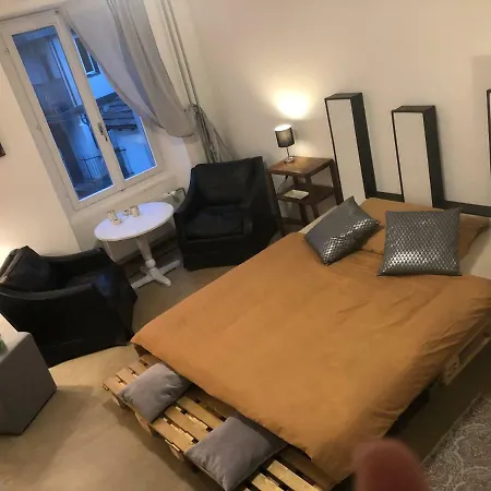 Vandrerhjem Ahostel *